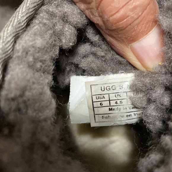Ugg boots SZ 6 - Picture 6 of 7
